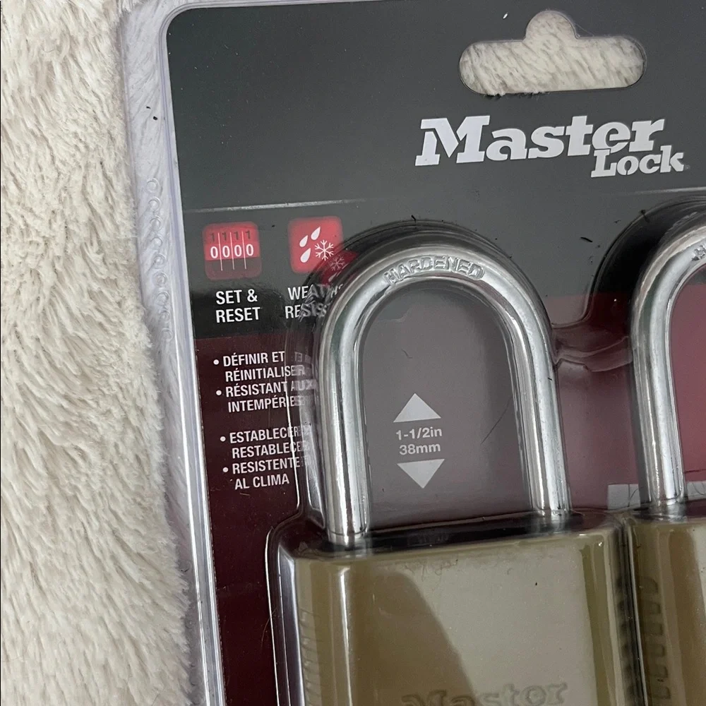 NWT Master Lock Pad Locks - Picture 2 of 4